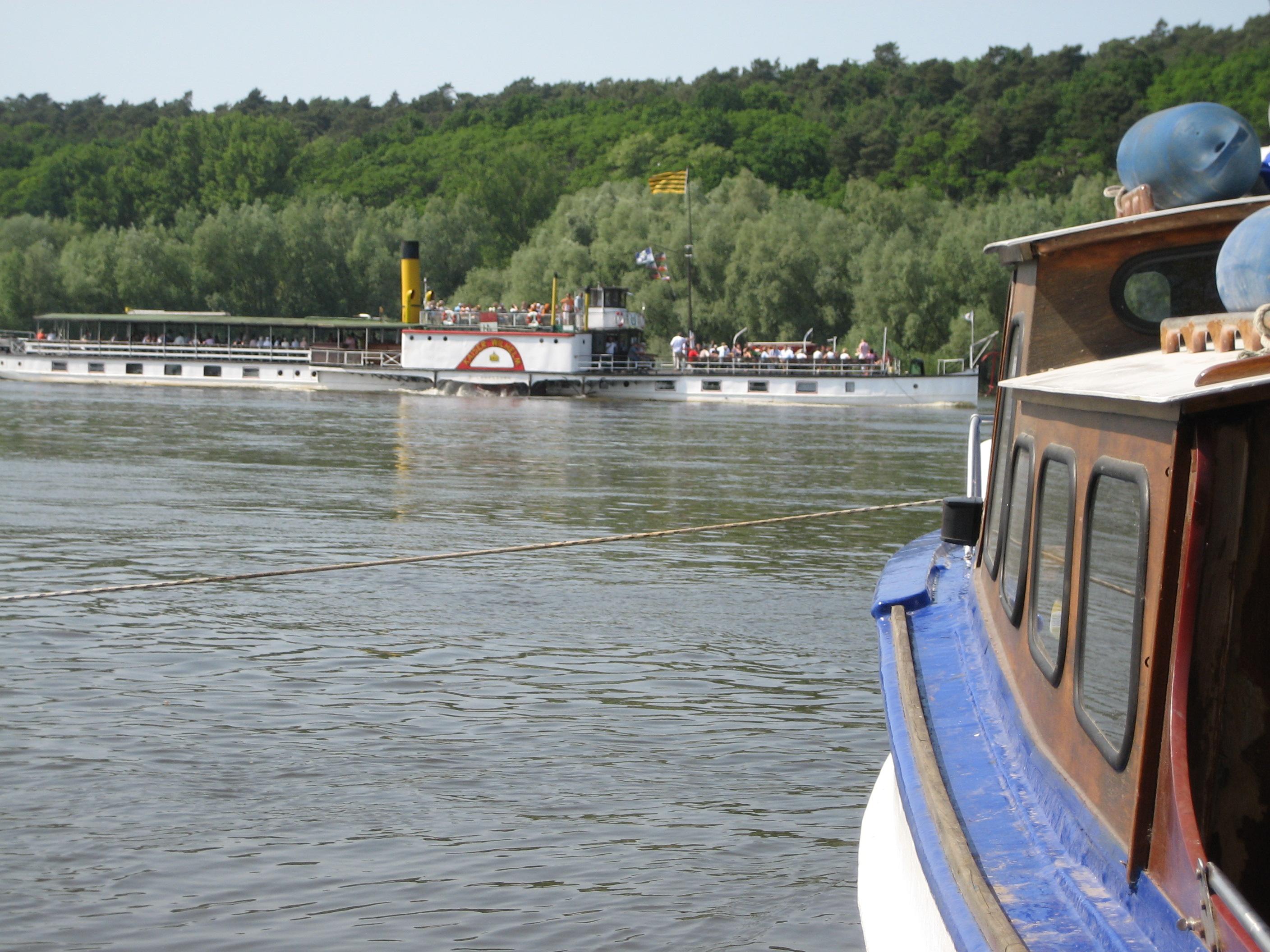 Barkasse auf der Elbe Elbblick Ferienwohnung