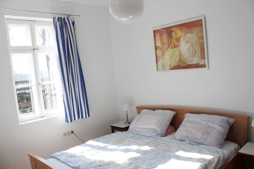 Schlafzimmer in der Ferienwohnung Bernsteinstube in Hermannsburg