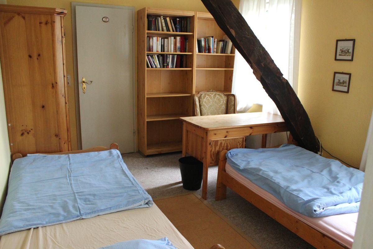 Zweibettzimmer mit Schreibtisch Reiterhof Witthof