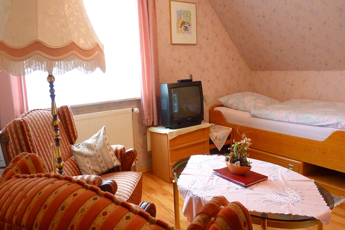Ferienwohnungen Pension Lindhofer