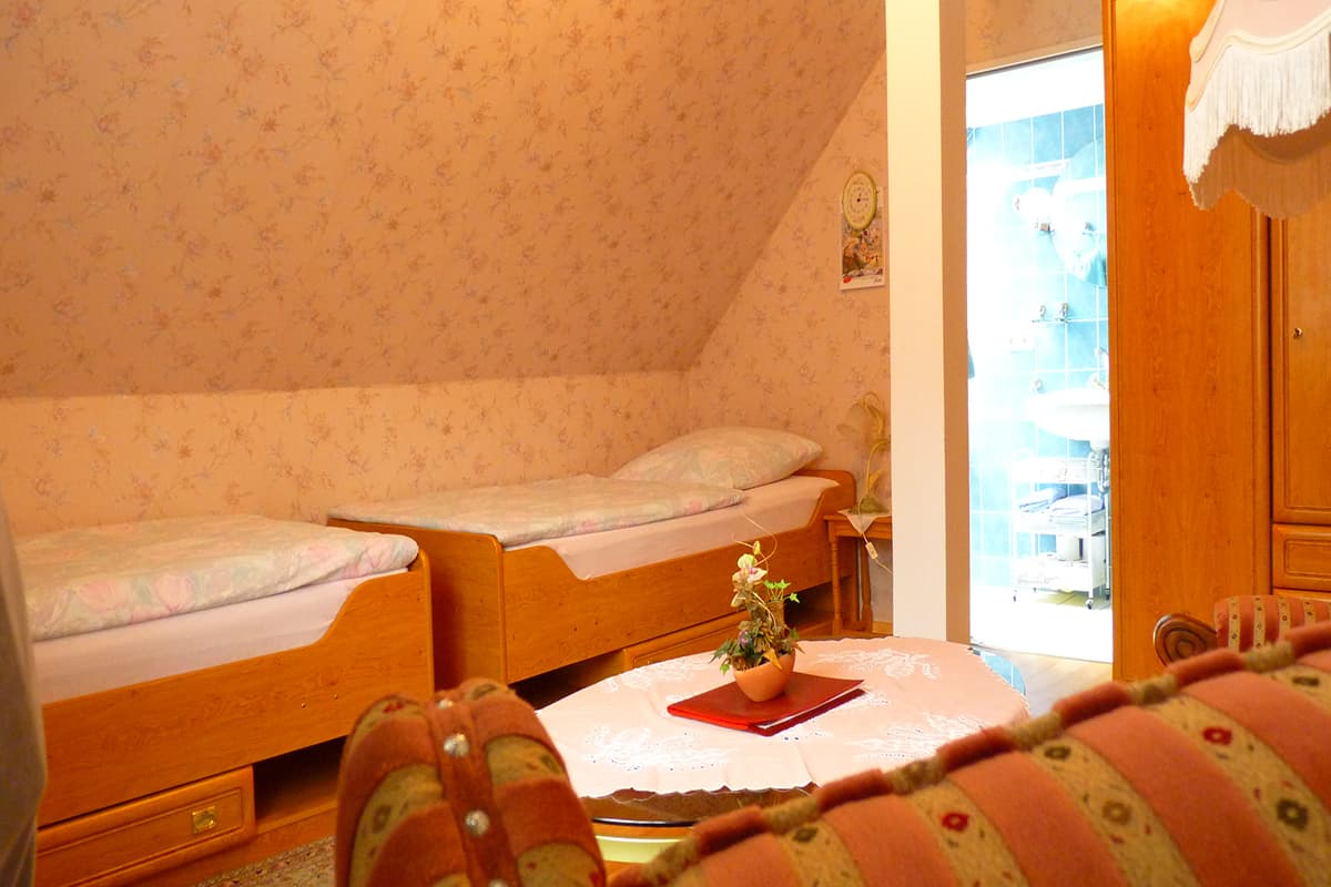 Ferienwohnungen Pension Lindhofer