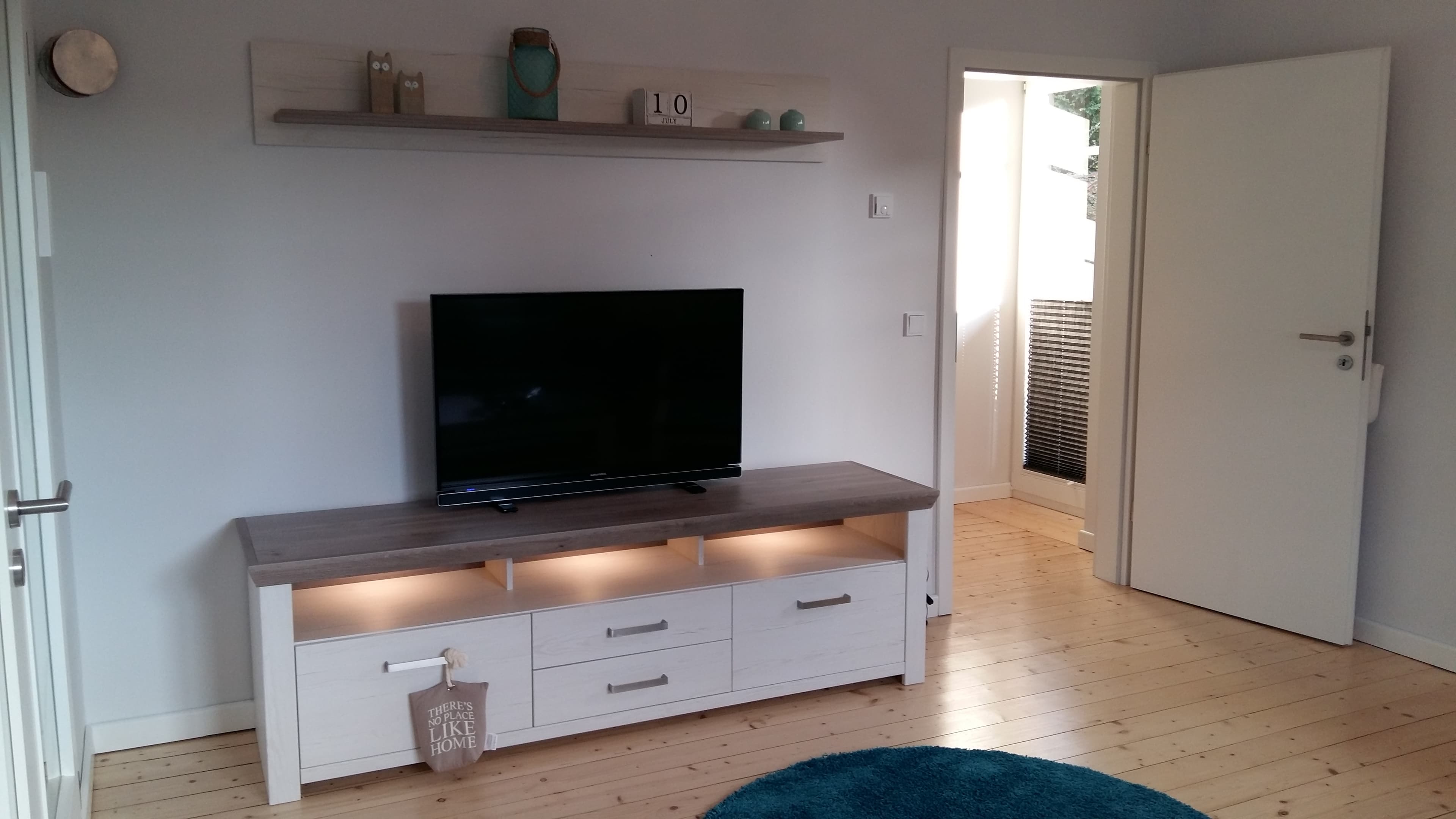 Wohnzimmer TV Ferienwohnung Heideweg