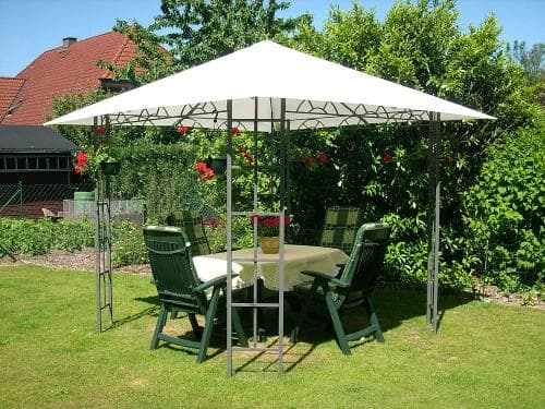 Garten der Ferienwohnung Albrecht in Bergen