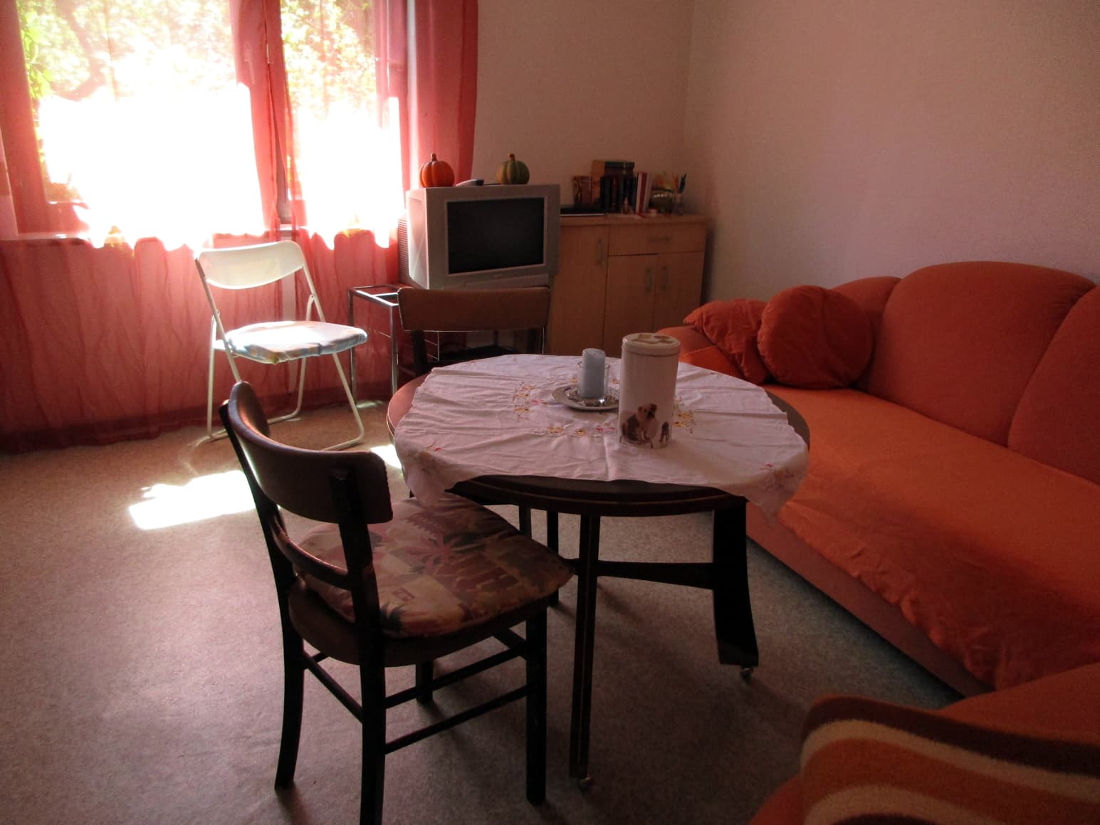 Wohnzimmer in der Ferienwohnung Crow Valley in Hösseringen