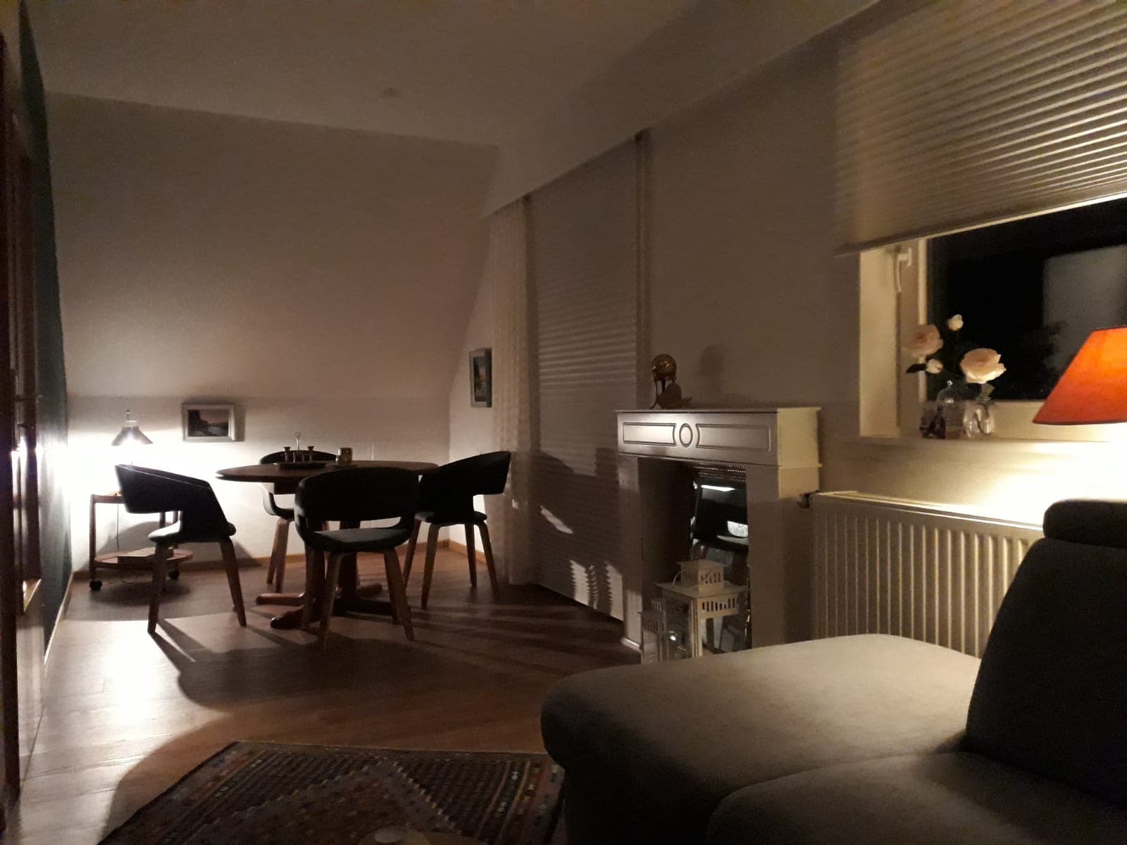 Ferienwohnung Weiße Wolke Wohnzimmer am Abend