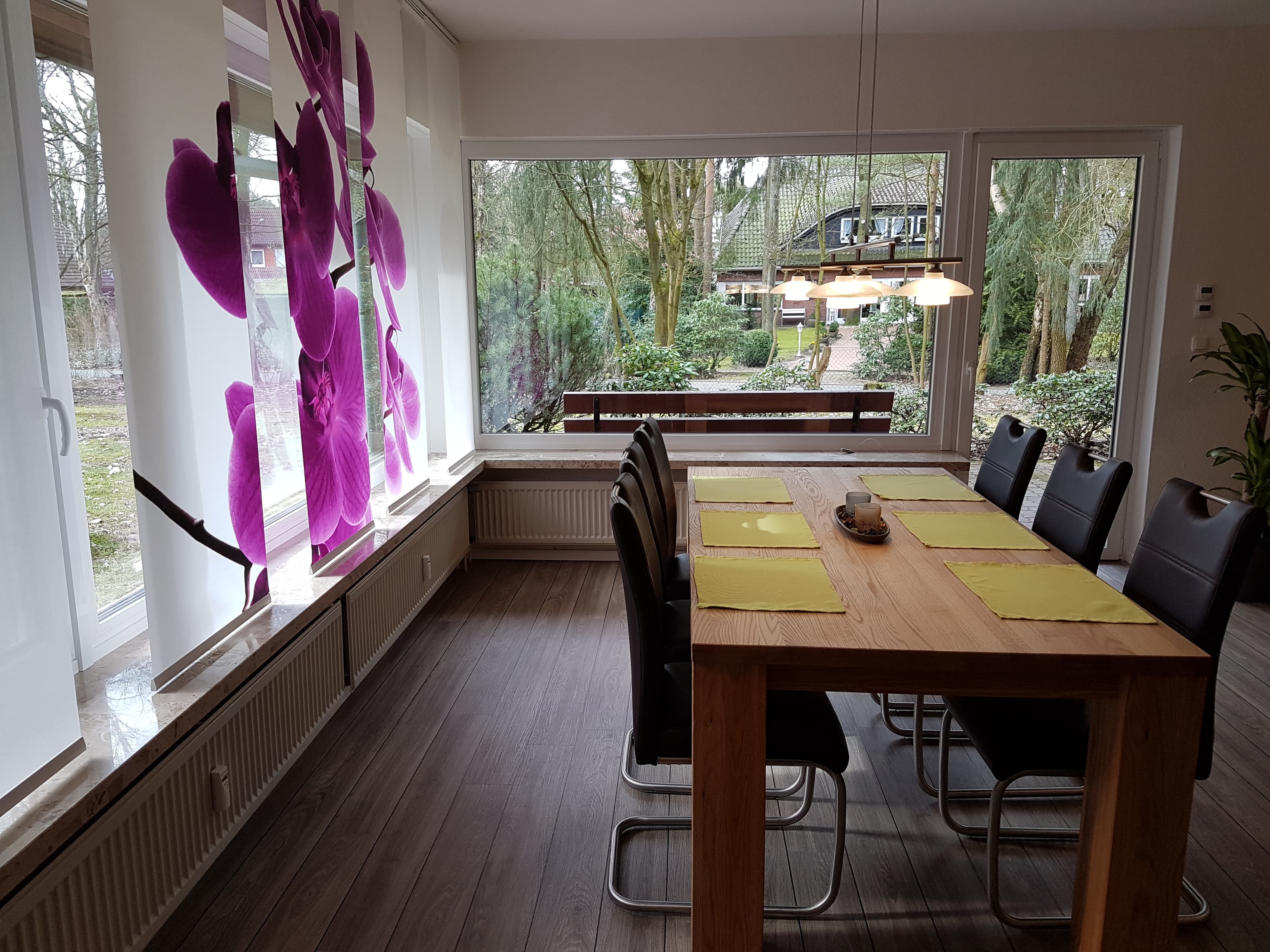 Esstisch in der Ferienwohnung am Höpen in Schneverdingen