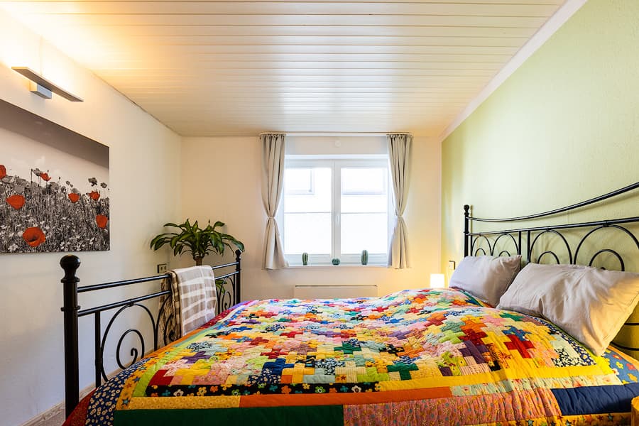 Schlafzimmer in den Ferienwohnungen Villa-Duck-Dich-Südheide in Hermannsburg