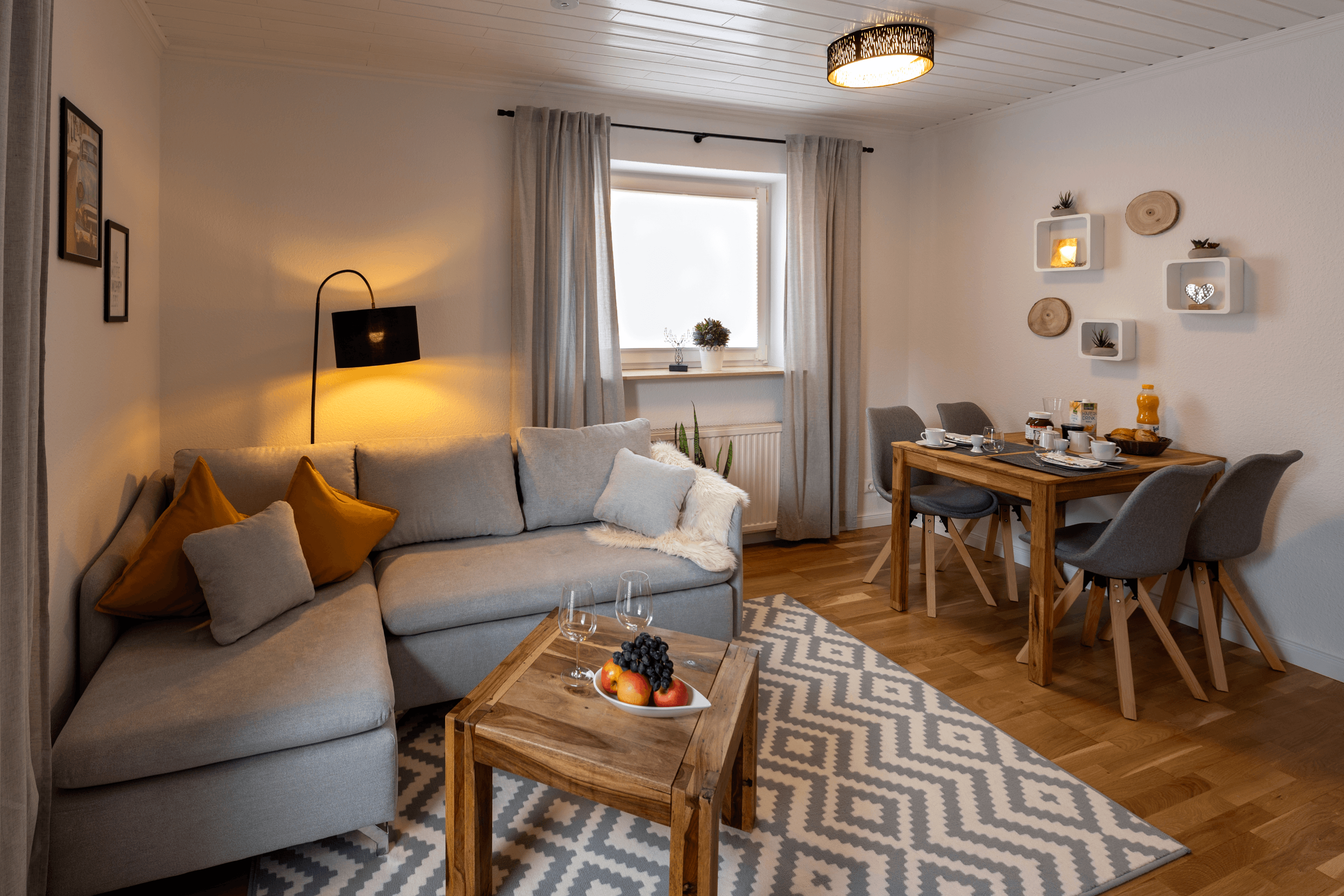 Wohn- und Esszimmer in dem Ferienapartment Weber in Müden (Örtze)