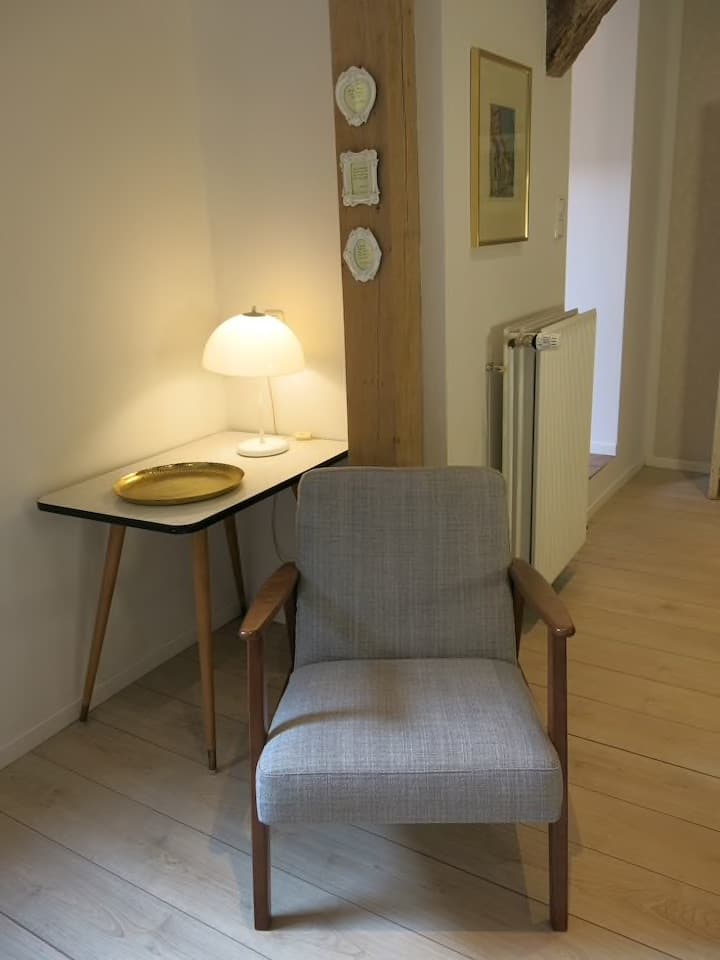 Sessel in dem Altstadt Apartment in Lüneburg