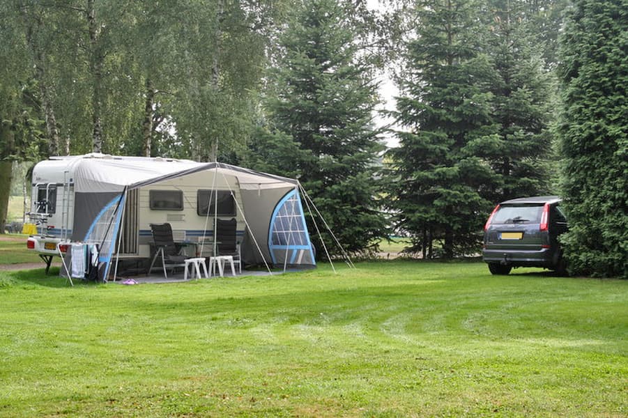 SCHÖNE GROßE PLÄTZE