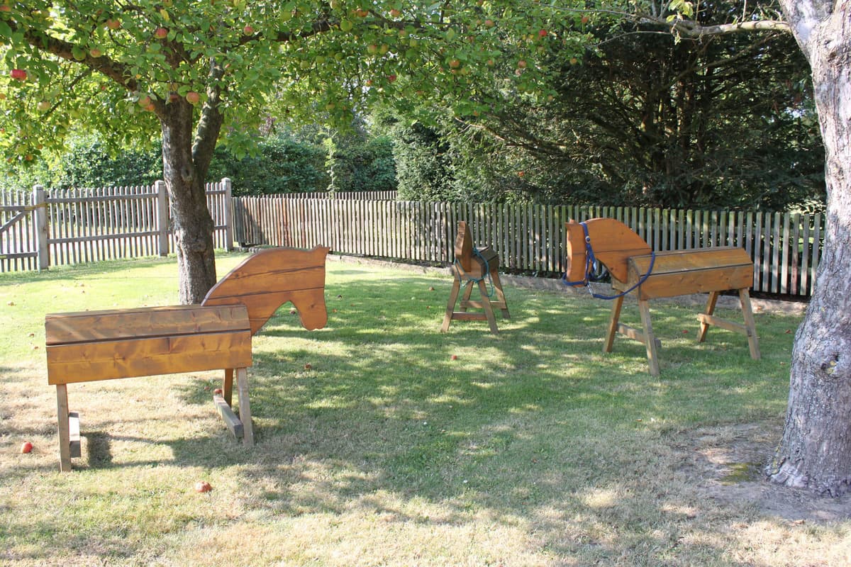 Spielen im Garten der Fewo Helmsstraße II in Ebstorf