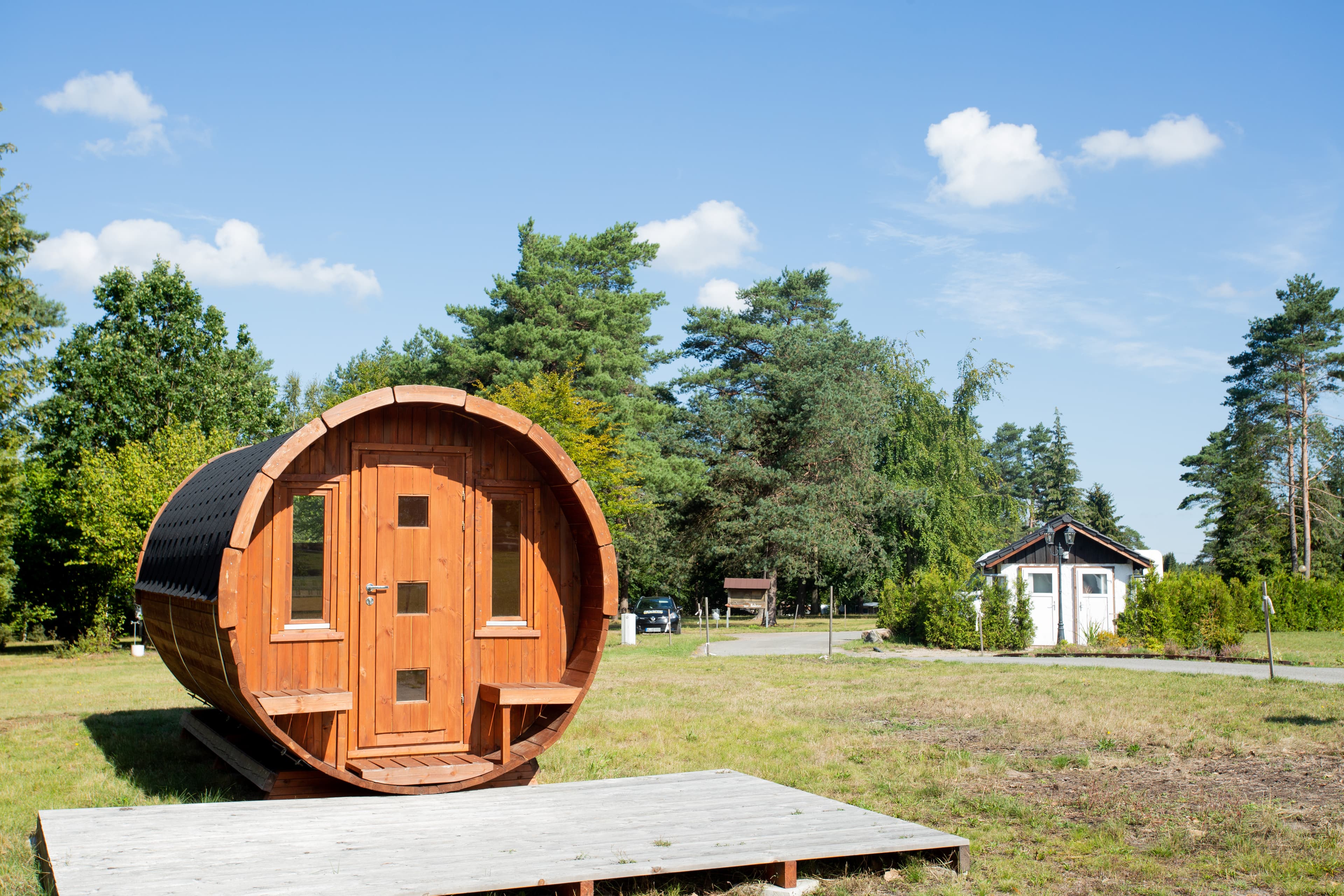 Campingfass mit Terrasse des Naturcamping Lüneburger Heide in Soltau