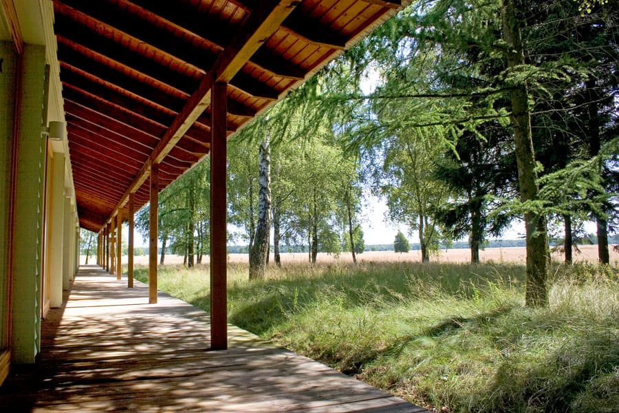 Zimmeraußenansicht NATUROTEL Hotel Camp Reinsehlen Schneverdingen