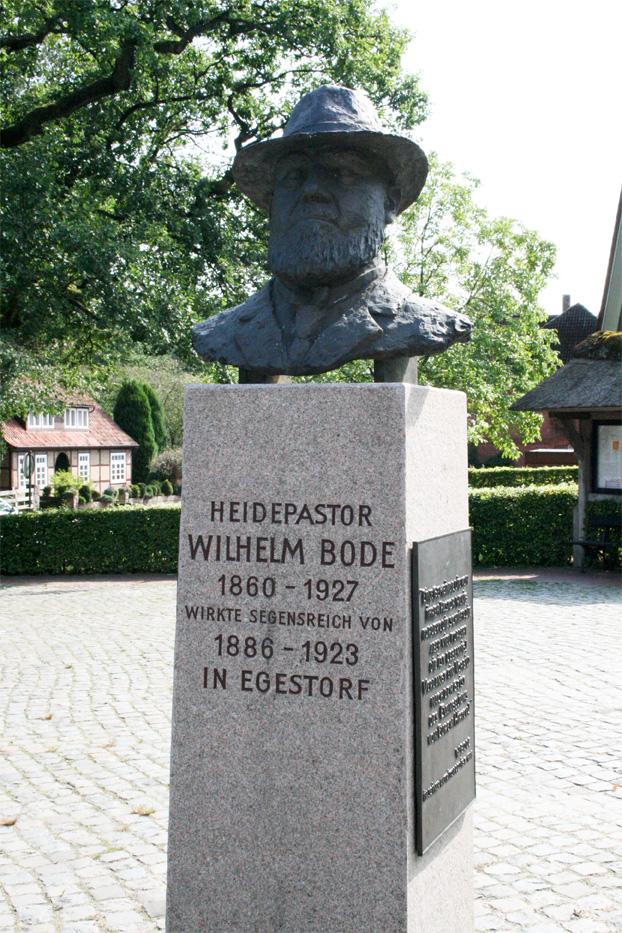 Denkmal Heidepastor Wilhelm Bode