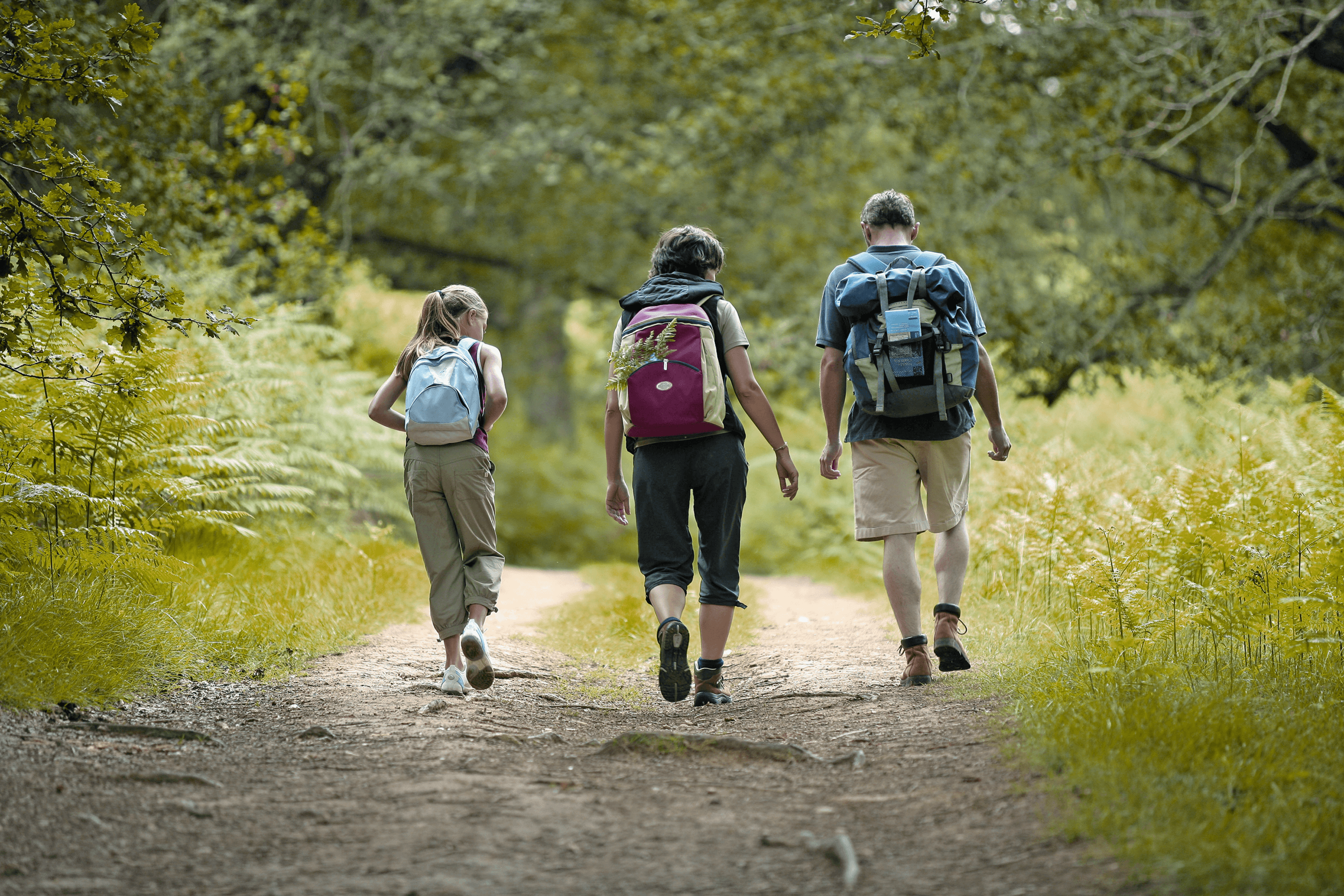 Wanderer im Regionalpark Rosengarten