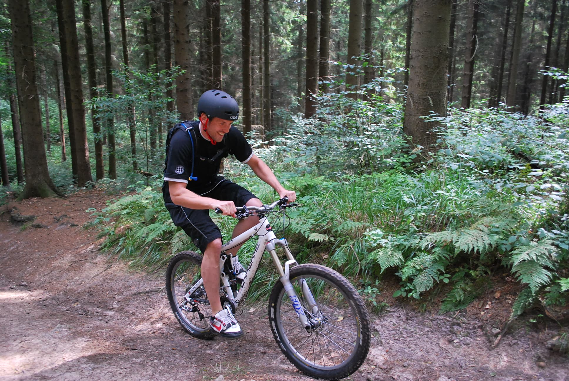 Mountainbiker im Regionalpark Rosengarten