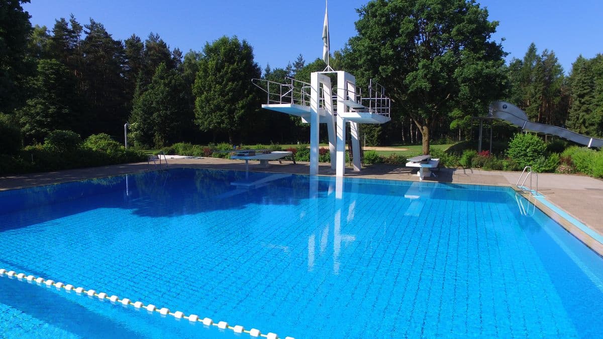 Sprungturm Waldschwimmbad Herrenbrücke in Faßberg