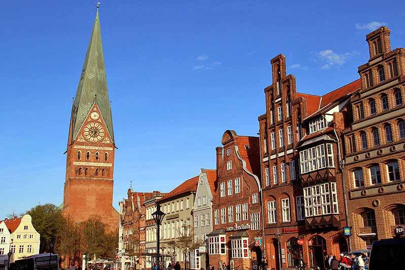 The leaning tower of Lüneburg. The builder jumped off and survived