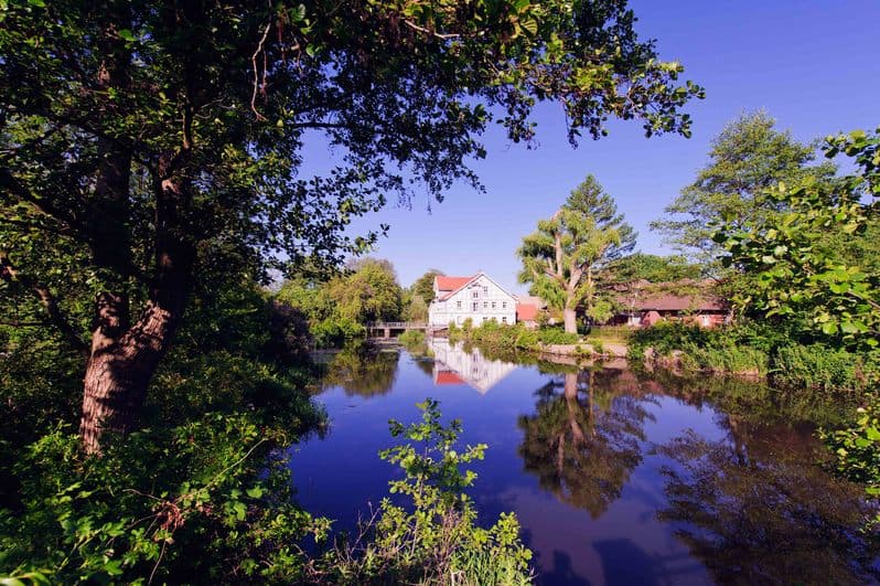 Die Ilmenau fliesst von Bad Bodenteich nach Lüneburg