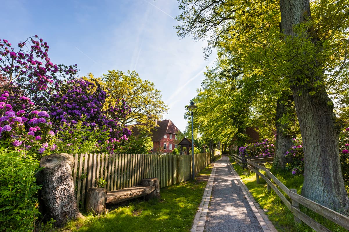 Heidedorf Müden (Örtze) auf der Etappe 8 auf dem Heidschnuckenweg