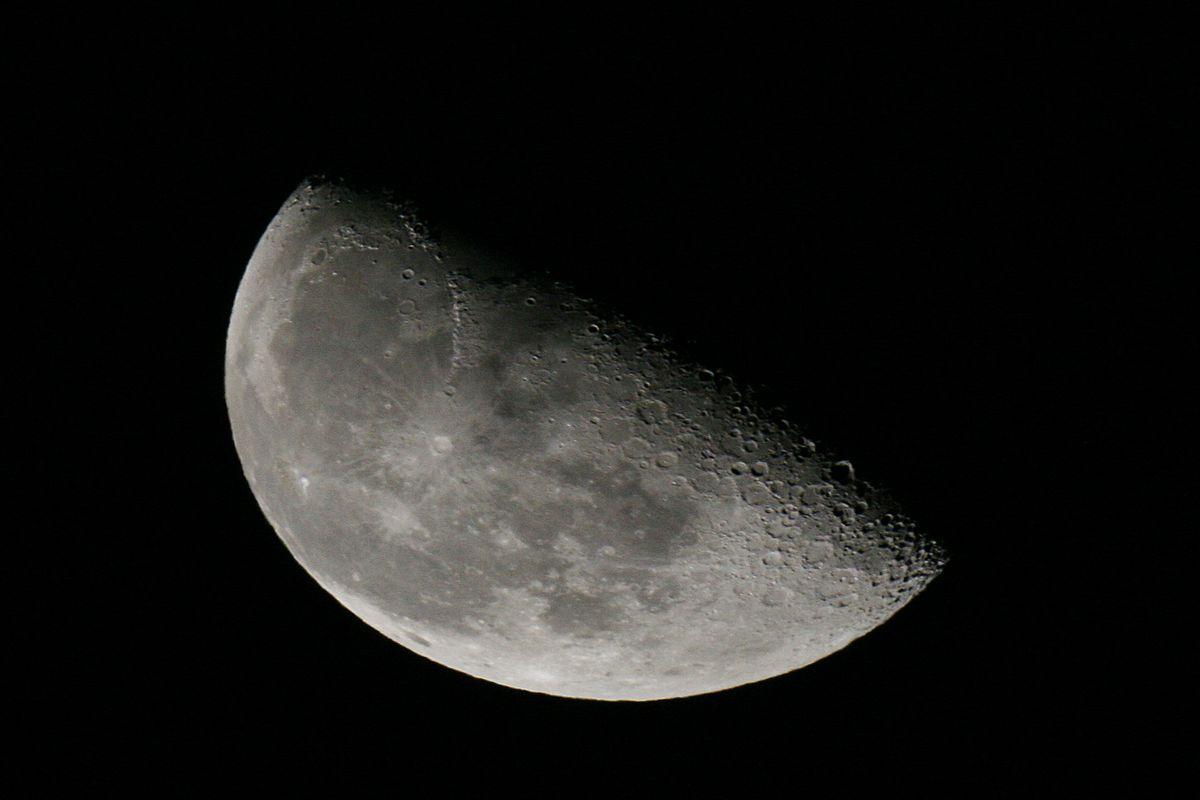 Mond letztes Vierte, Foto Frank Pfeifer