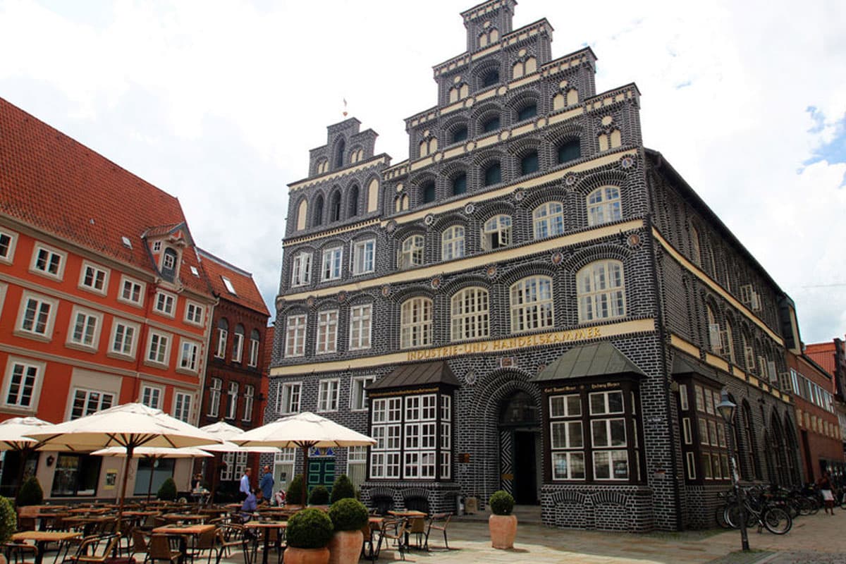 Lüneburg - Platz Am Sande - IHK Gebäude