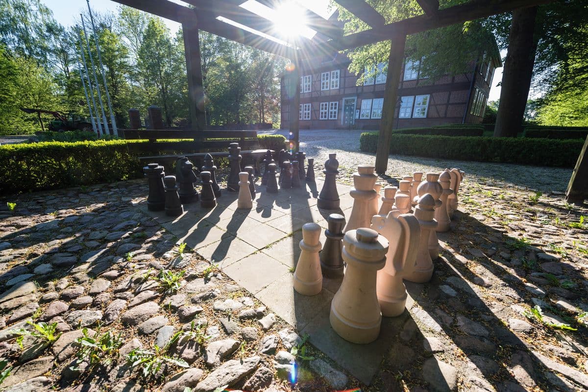 Schachspiel am Amtsmühlenhaus Moisburg