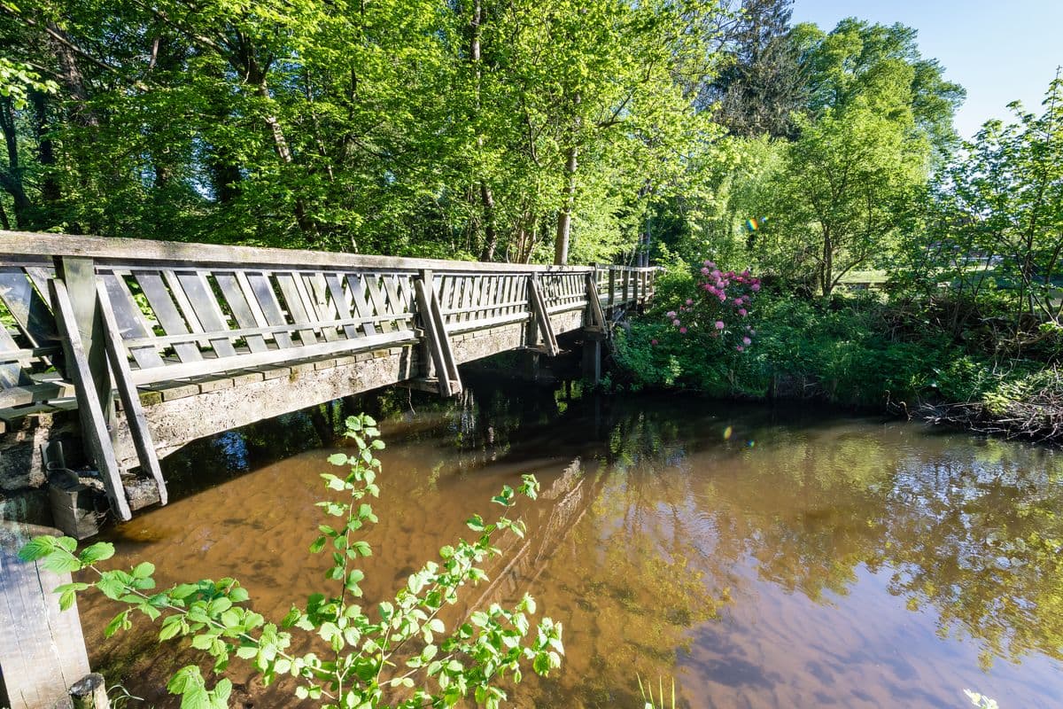 Este-Brücke zur Moisburger Kirche