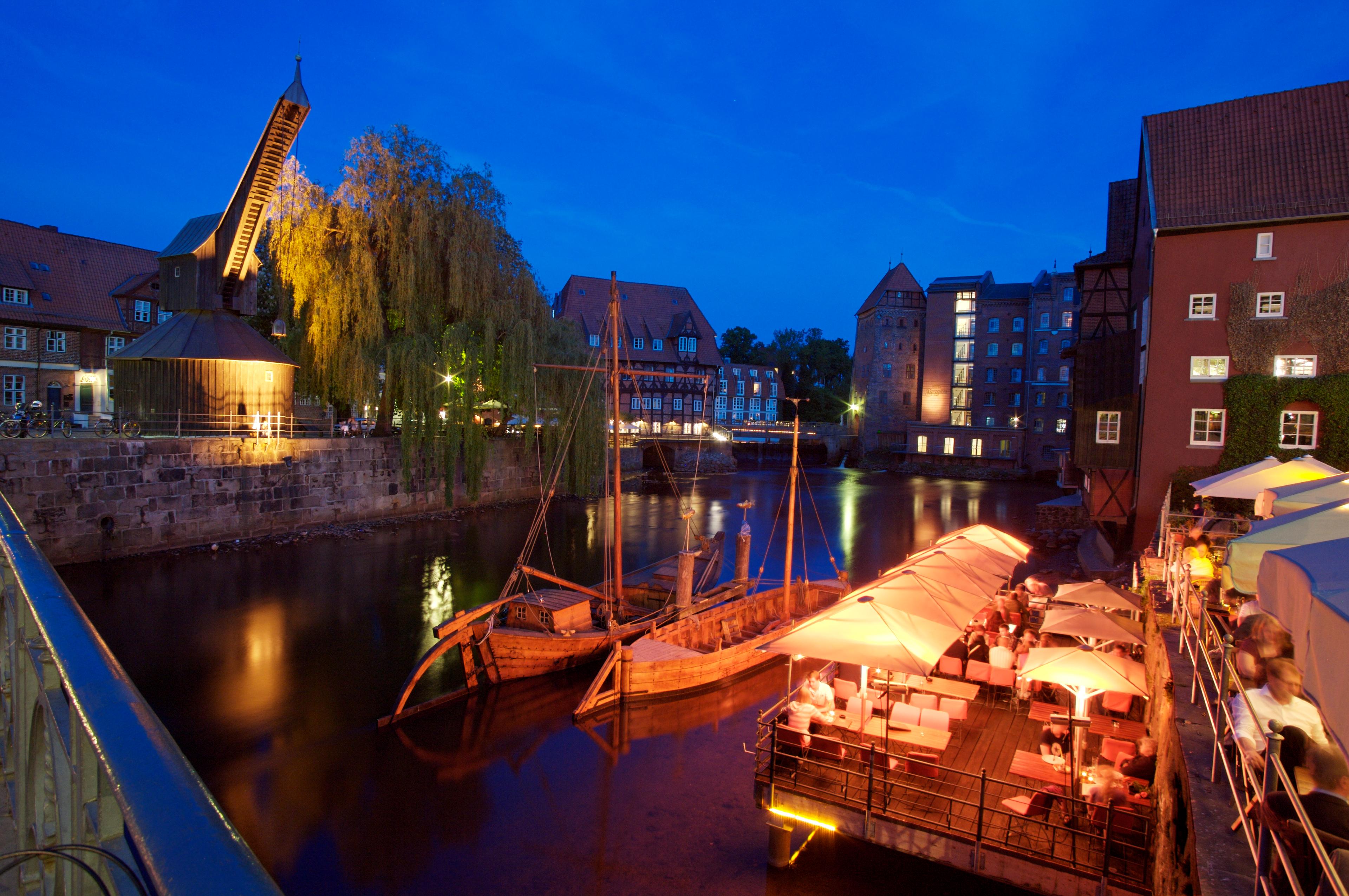Lüneburg: Der Stintmarkt am Abend