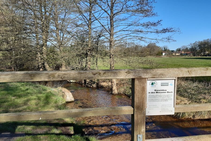 Brücke über den Weesener Bach