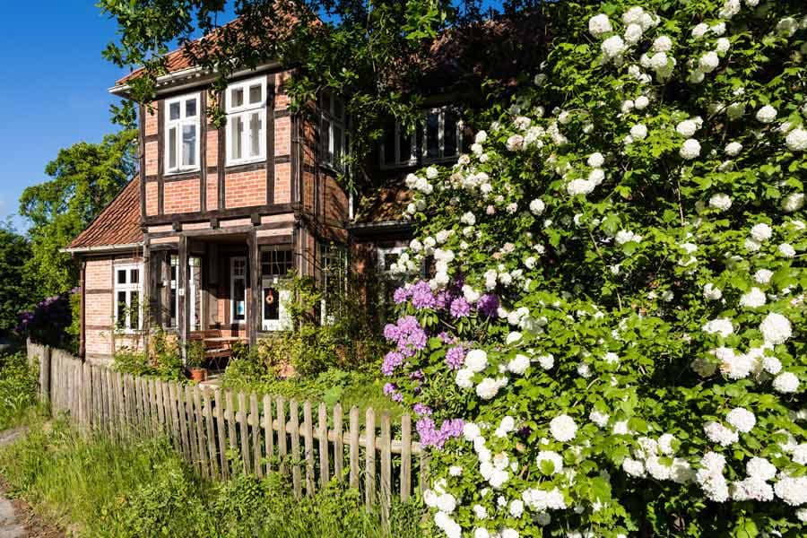 Radtour in der Rad Reise Region Uelzen mit schönen Fachwerk Häusern