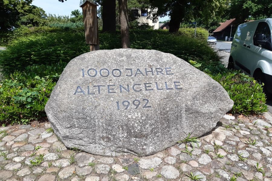 Gedenkstein zur 1000 Jahrfeier