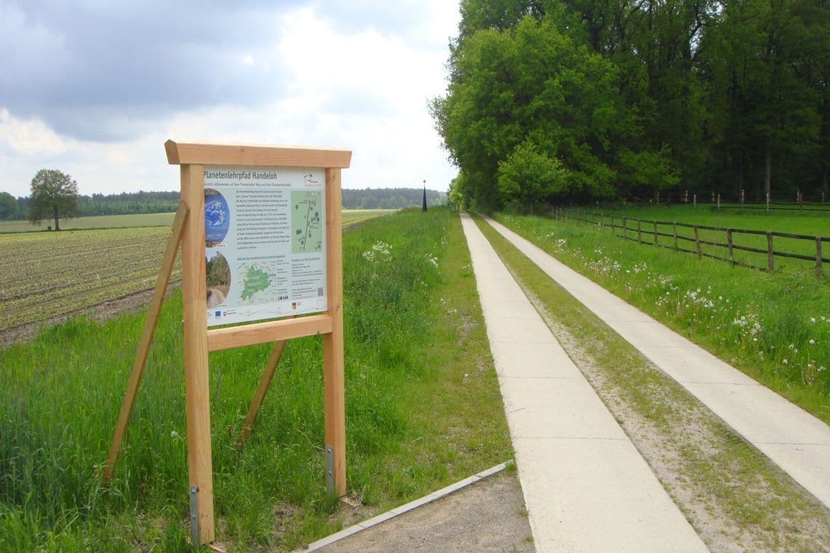 Eingangstafel Planetenlehrpfad Handeloh