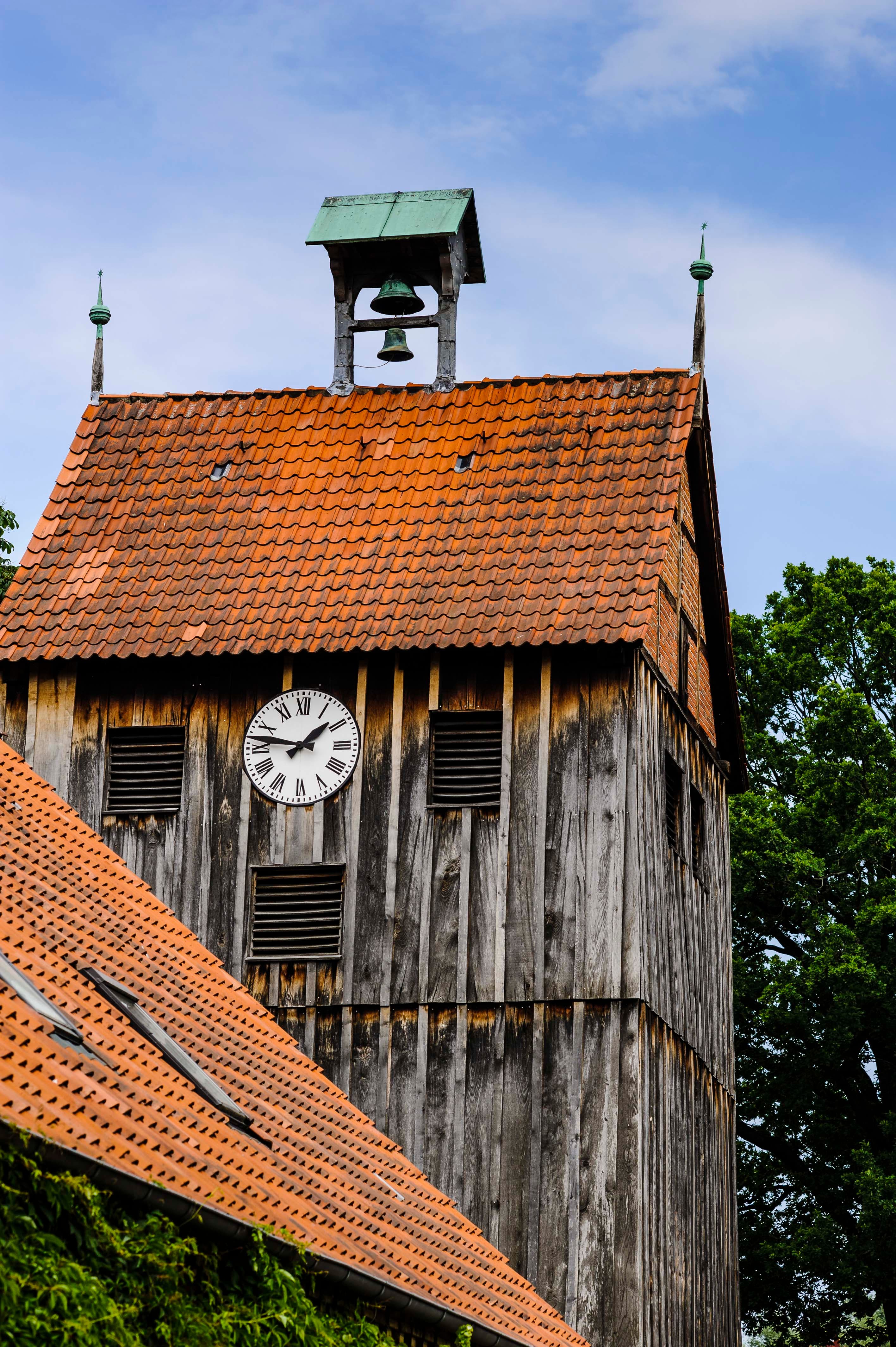 Freistehender Holzglockenturm