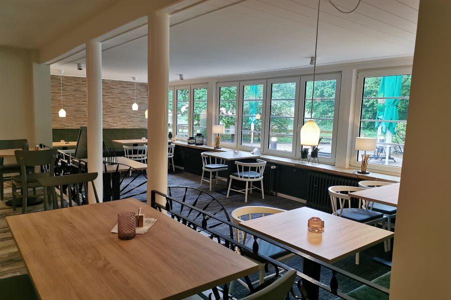 Cafébereich im Waldhuuske Café und Pension in Rosengarten