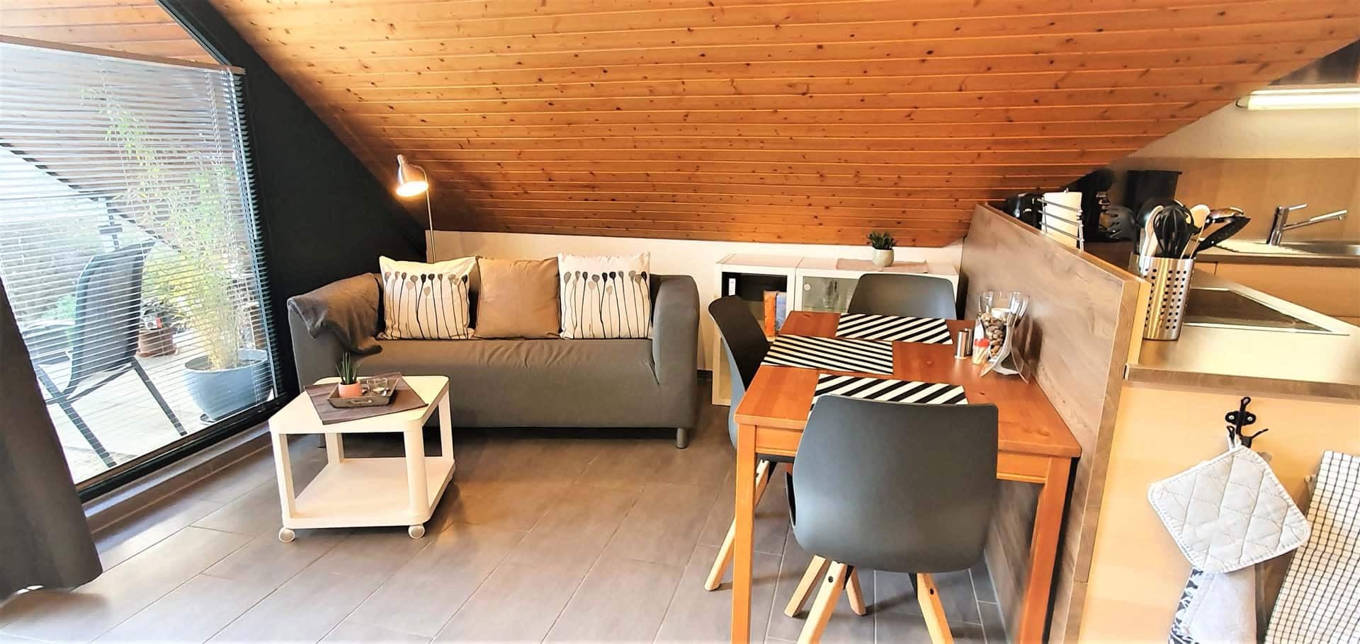 Wohnbereich in dem Appartement Seeve im Ferienquartier Hamburg im Seevetal