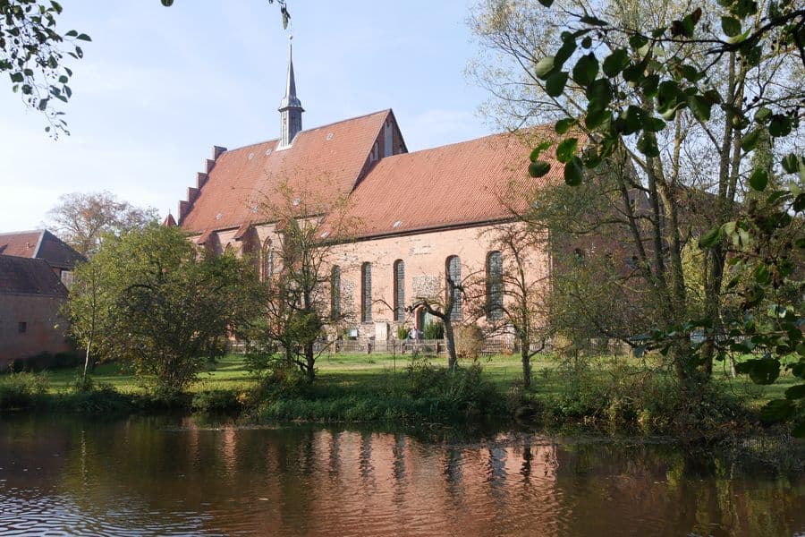 St. Marienkirche in Wienhausen am Mühlenkanal