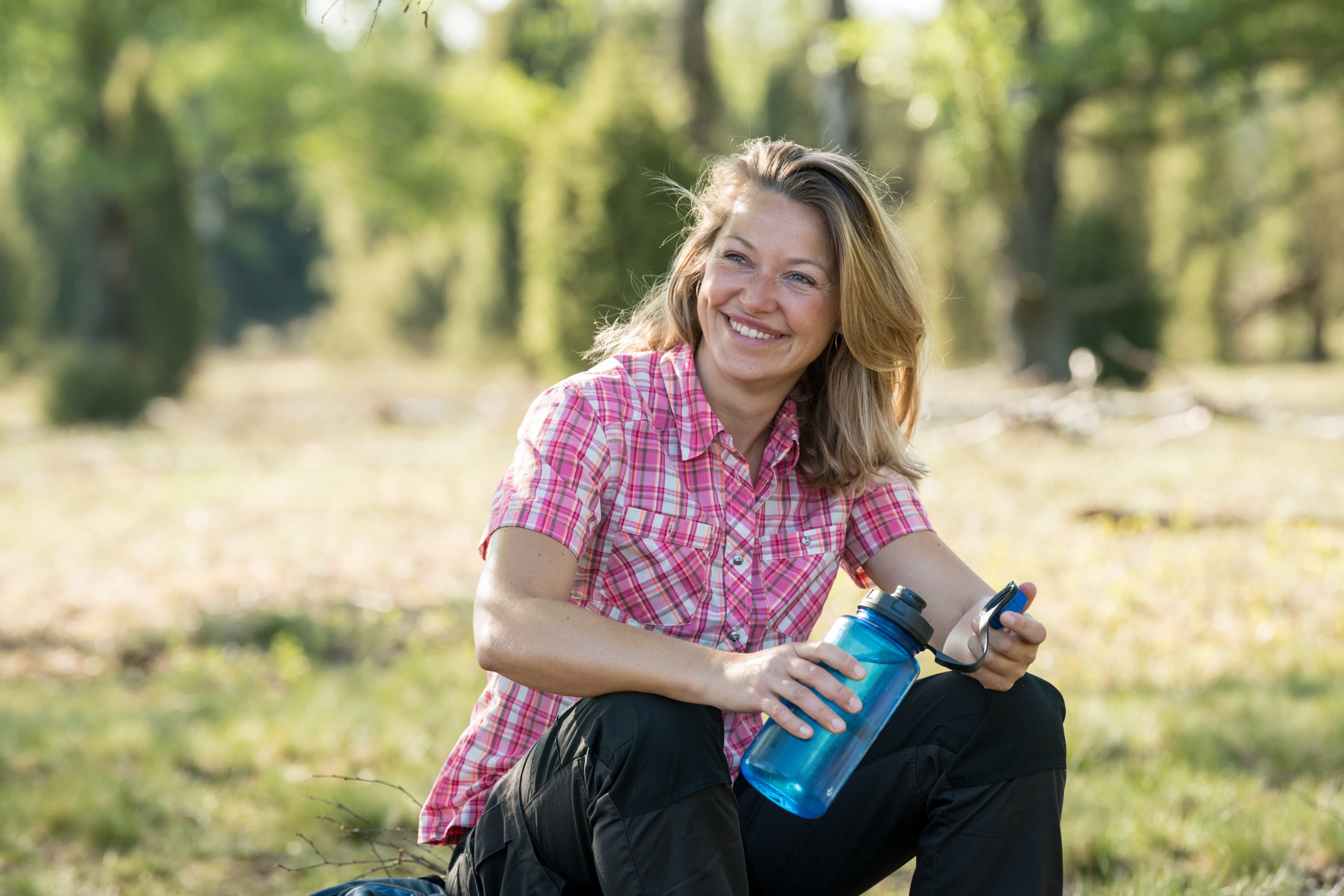 5024-Wanderin-Pause-Druck©Lueneburger Heide GmbH