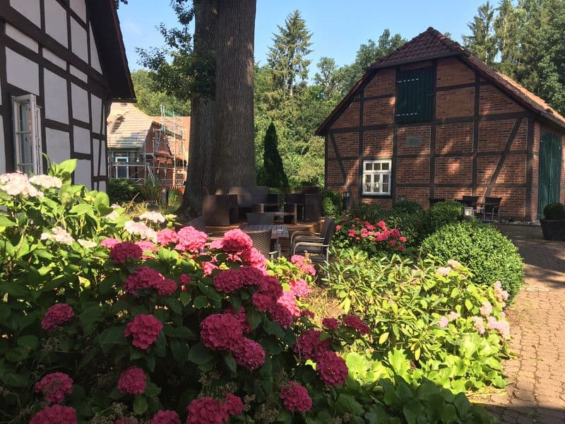 Außenanlage des Kloster-Kaffees in Wienhausen