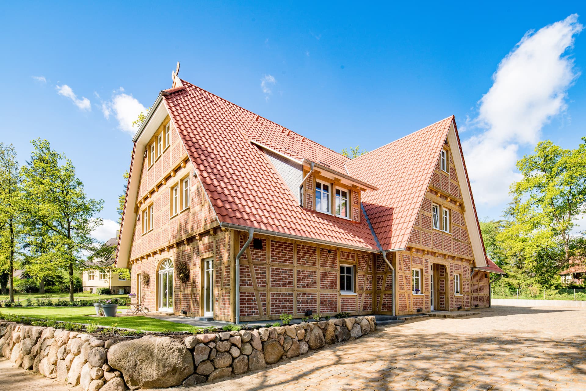 Außenansicht Auffahrt der Ferienwohnung Heidjers Hus in Undeloh