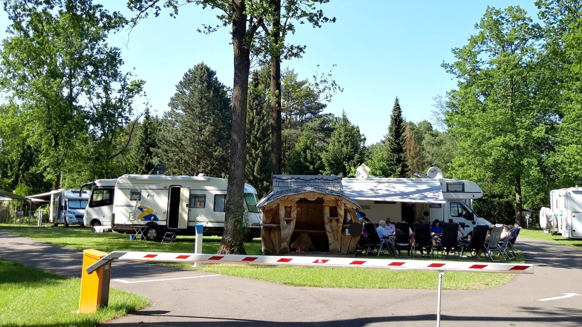 Der Wohnmobilstellplatz gehört zum Ferienzentrum Heidenau.