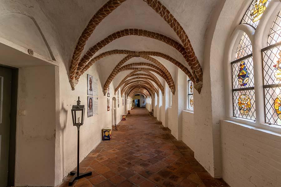 Der berühmte Kreuzgang des Klosters Lüne bei Lüneburg