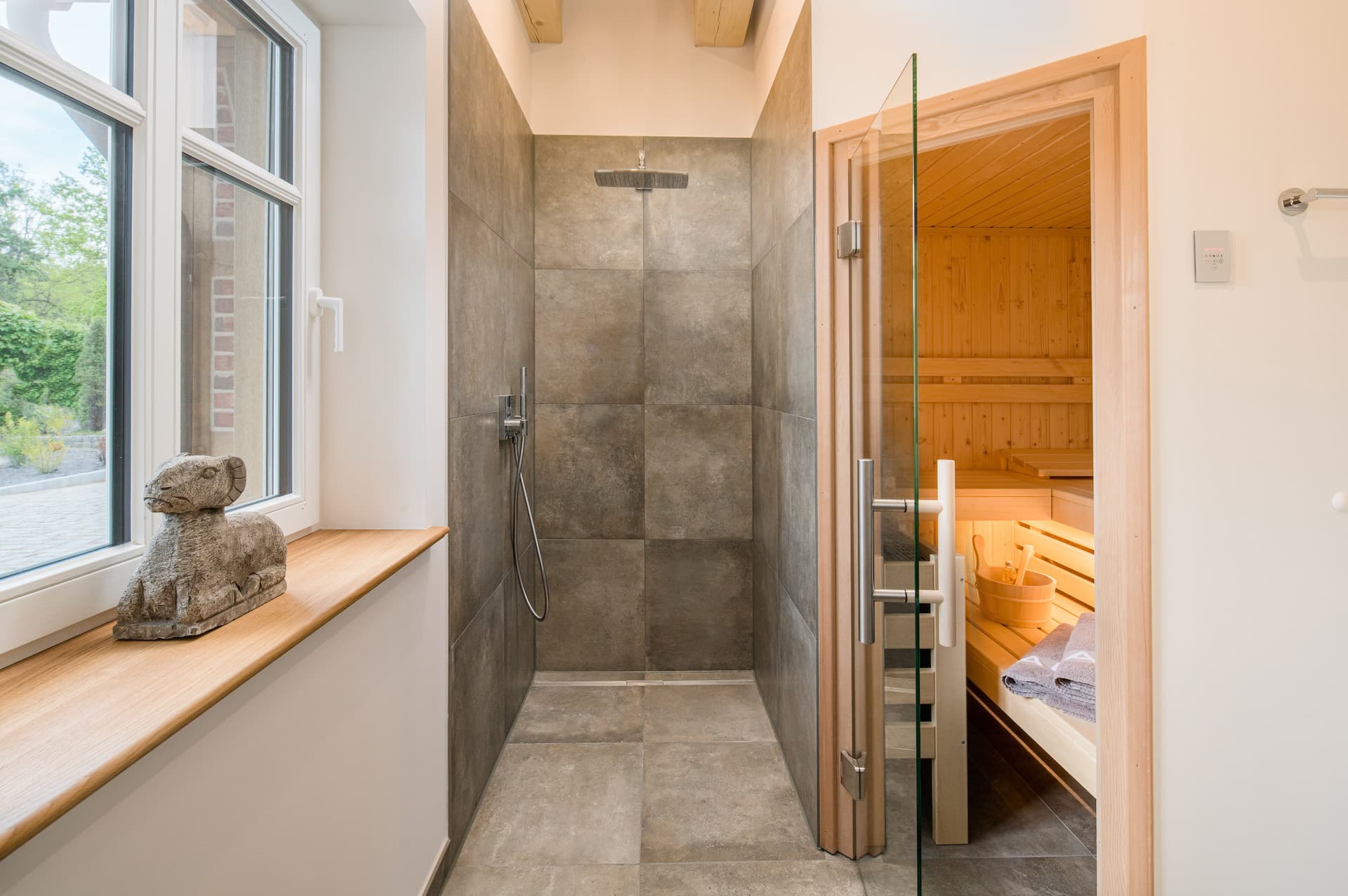 Badezimmer in den Wohnungen 1 und 3 des Heidjers Hus in Undeloh